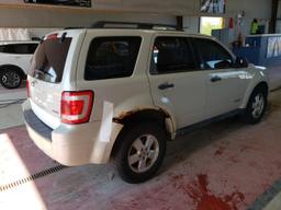 FORD ESCAPE XLT 2008 white  gas 1FMCU93138KB83710 photo #4