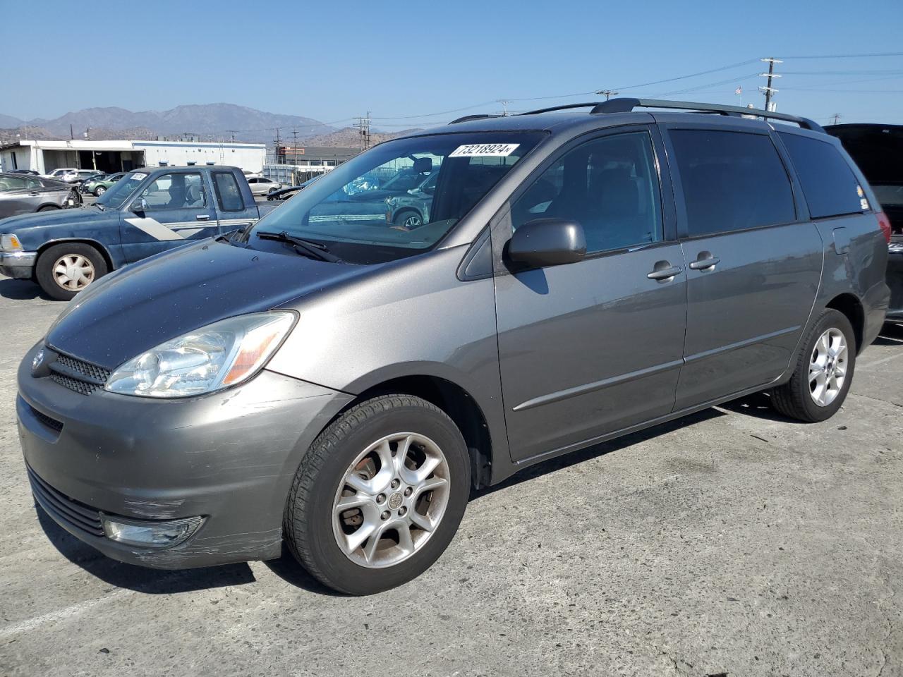 TOYOTA SIENNA XLE 2004 gray  gas 5TDBA22C14S026389 photo #1