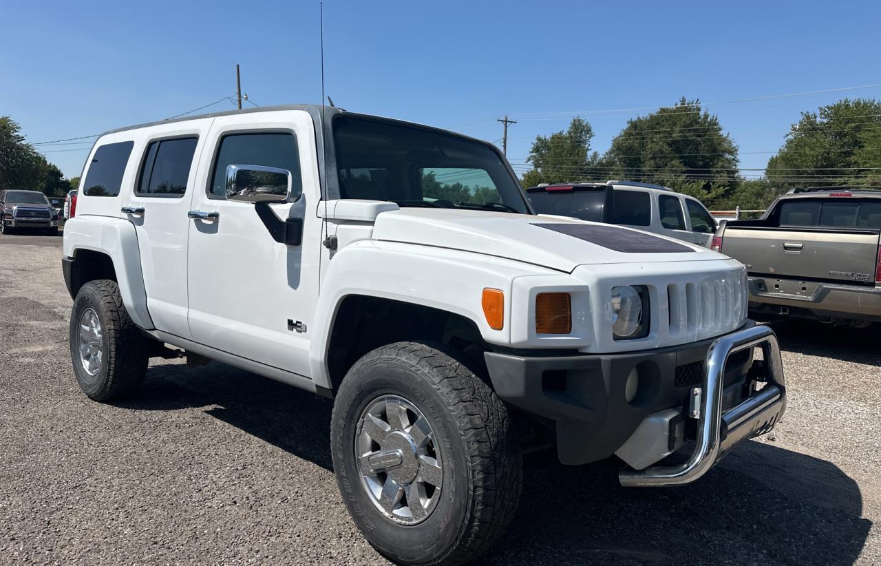 HUMMER H3 2009 white 4dr spor gas 5GTEN13E798138162 photo #1