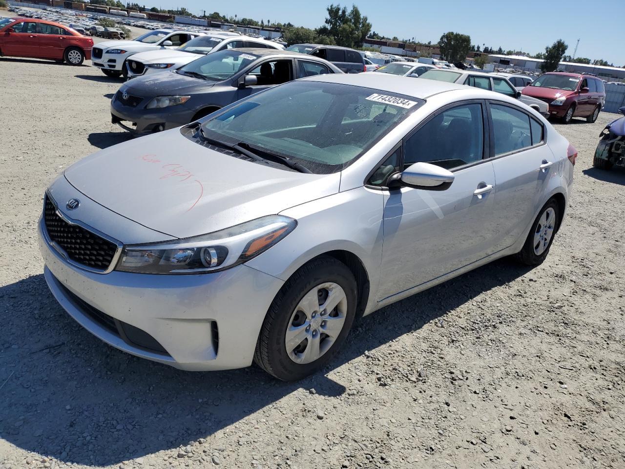 KIA FORTE LX 2017 silver  gas 3KPFK4A76HE038729 photo #1