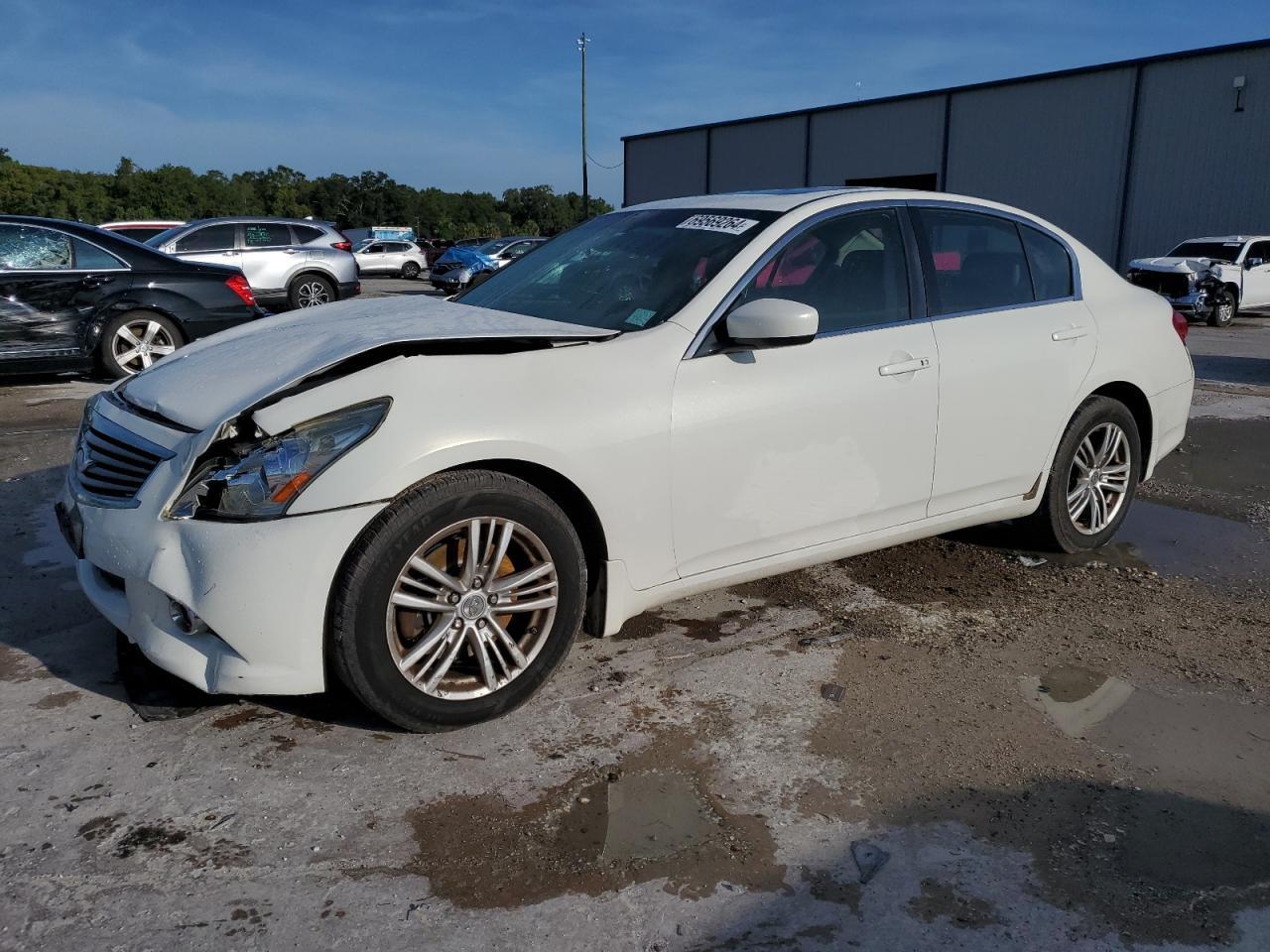 INFINITI G25 2011 white  gas JN1DV6AR5BM653909 photo #1