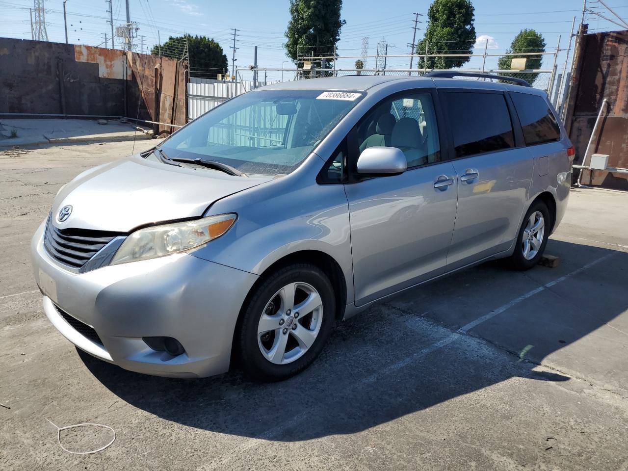 TOYOTA SIENNA LE 2011 silver  gas 5TDKK3DC7BS042478 photo #1