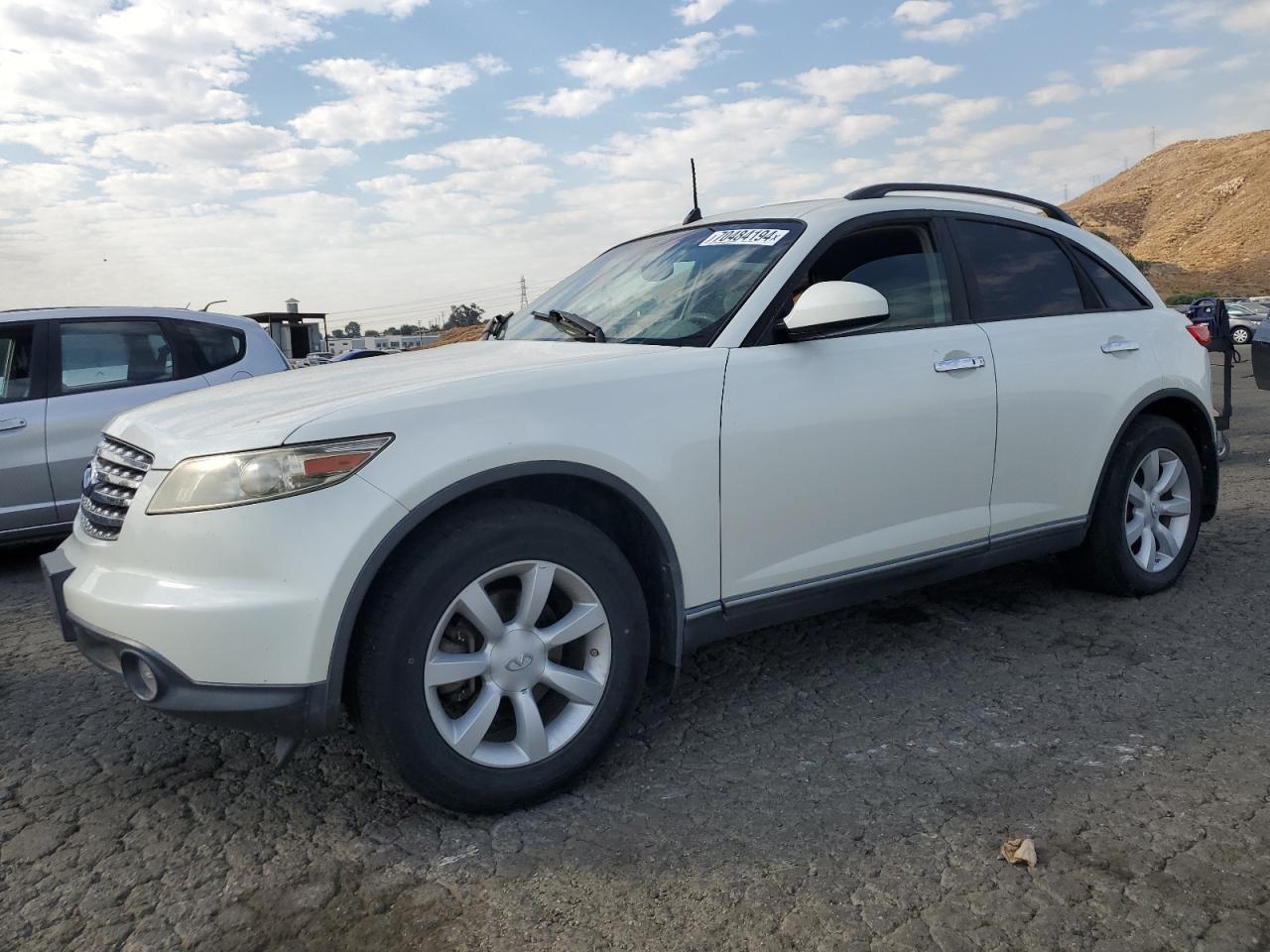 INFINITI FX35 2005 white 4dr spor gas JNRAS08W75X218197 photo #1