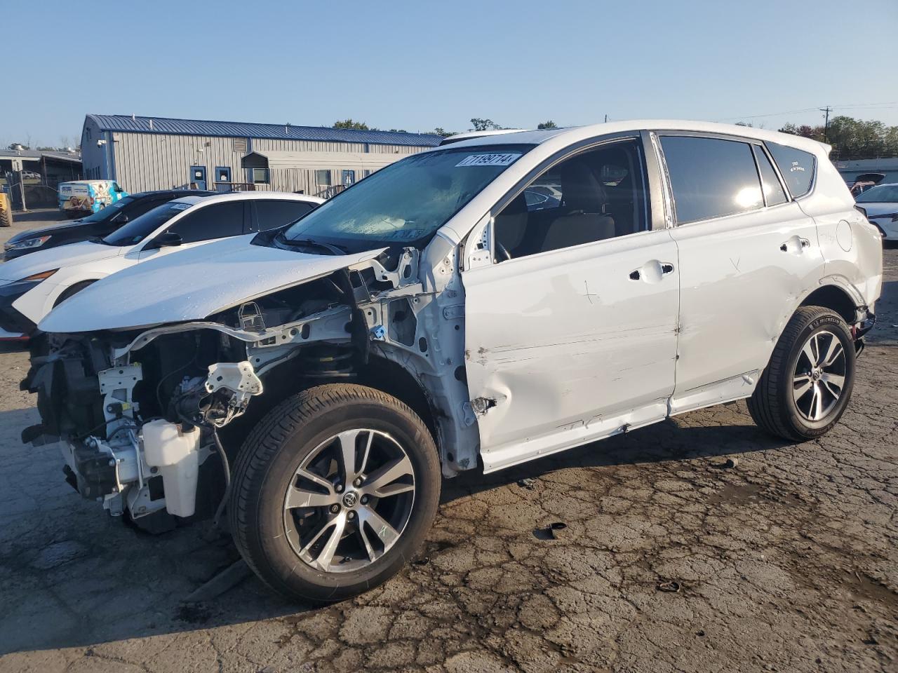 TOYOTA RAV4 XLE 2016 white  gas JTMRFREV0GJ080354 photo #1