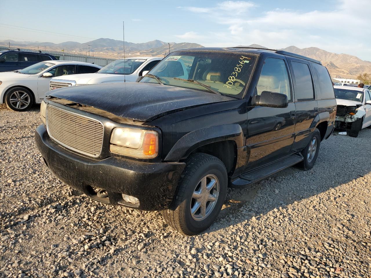 GMC DENALI 2000 black 4dr spor gas 1GKEK63R6YR179167 photo #1