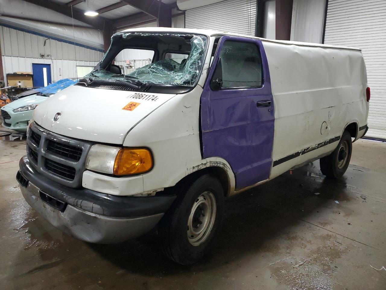 DODGE RAM VAN B3 1999 white  gas 2B7KB31Z2XK582175 photo #1