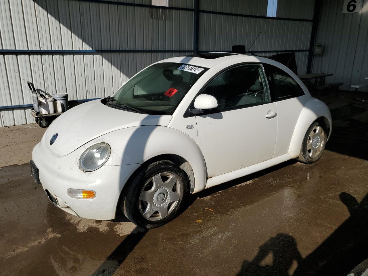 VOLKSWAGEN NEW BEETLE 2000 white  gas 3VWCD21C5YM472500 photo #1