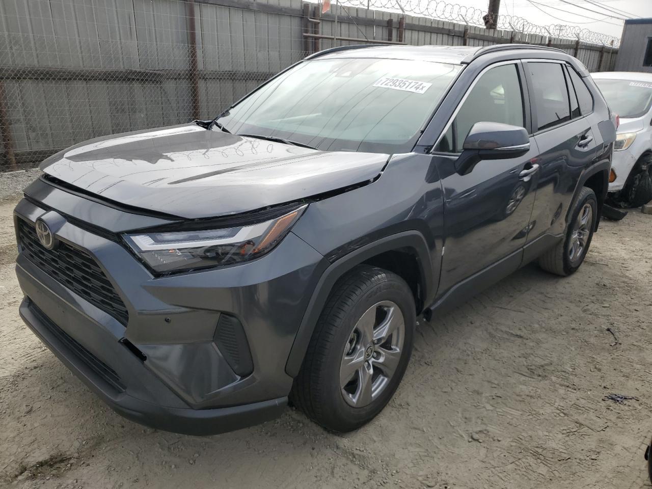 TOYOTA RAV4 XLE 2024 gray  gas JTMW1RFV5RD118145 photo #1