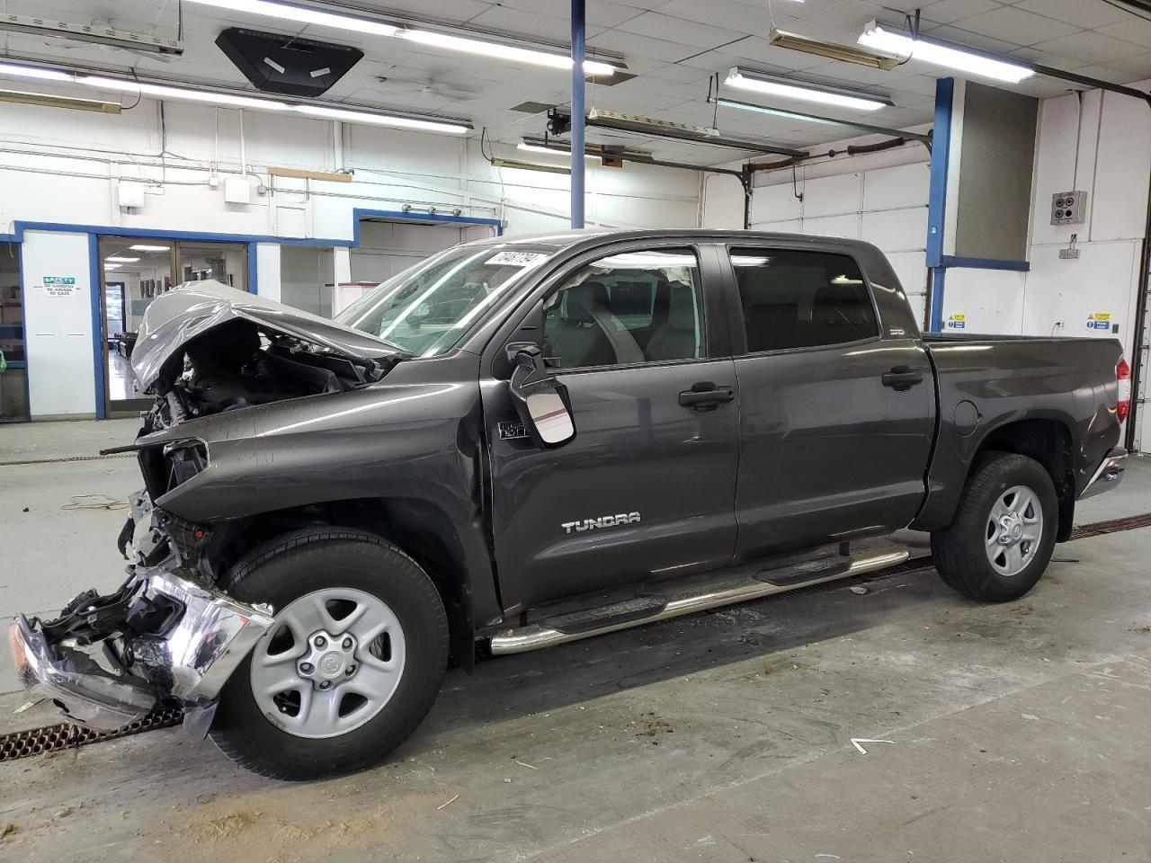 TOYOTA TUNDRA CRE 2018 gray  gas 5TFDY5F12JX689507 photo #1