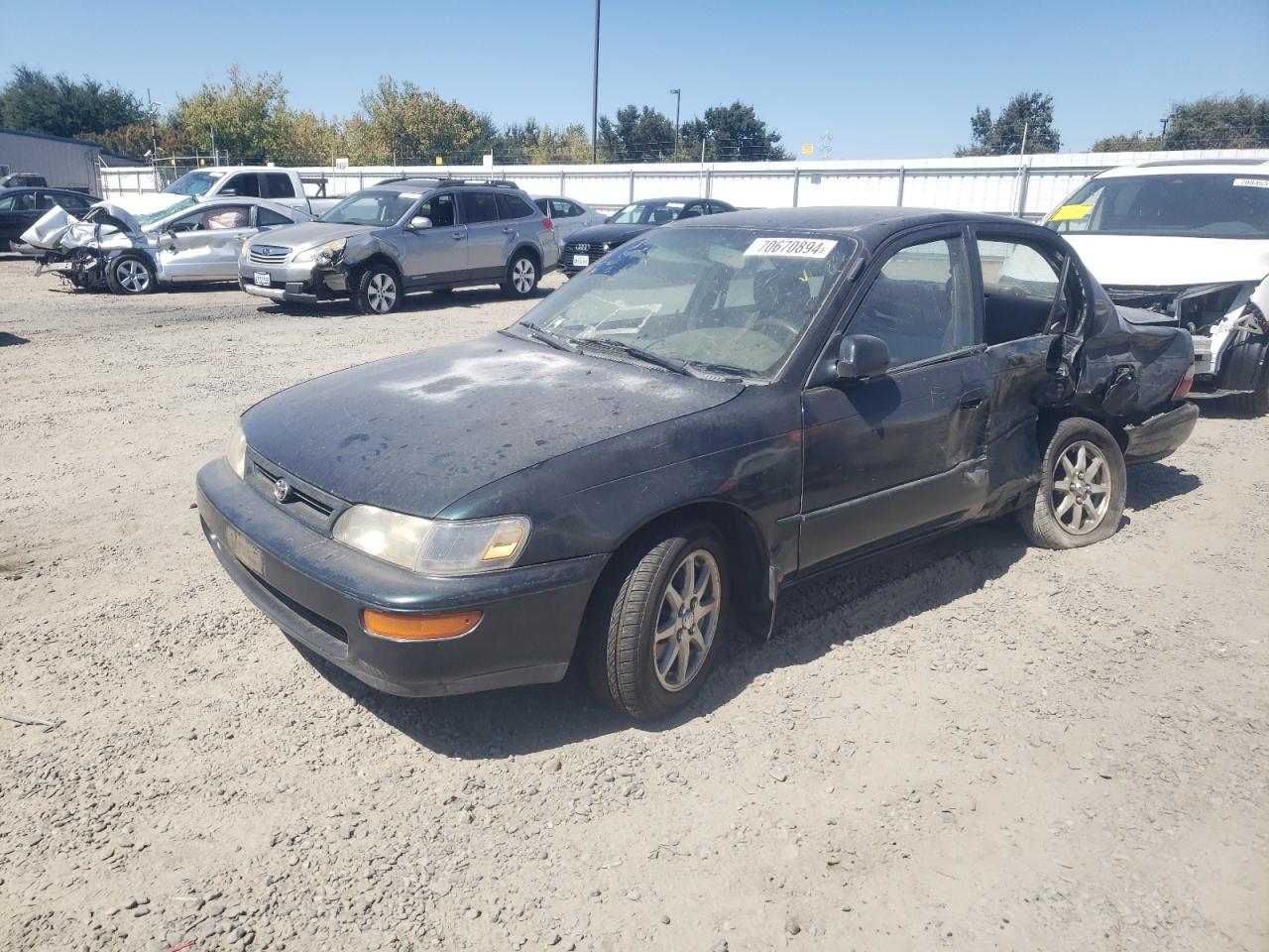 TOYOTA COROLLA DX 1996 green  gas 1NXBB02E8TZ373694 photo #1