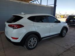 HYUNDAI TUCSON SEL 2018 white  gas KM8J33A40JU767710 photo #4