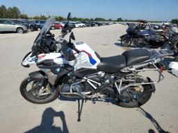 BMW R 1250 GS 2022 two tone  gas WB10M0305N6F17945 photo #4