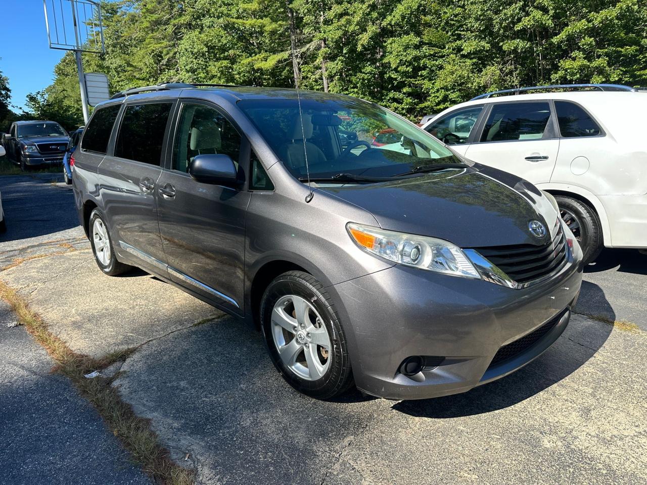 TOYOTA SIENNA LE 2011 tan sports v gas 5TDKK3DC5BS175076 photo #1