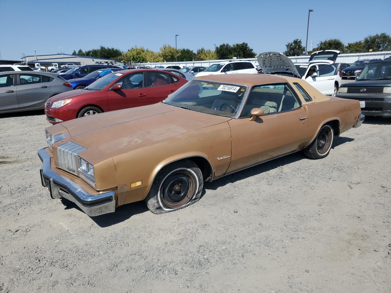 OLDSMOBILE CUT SUPREM 1977 gold   3M57R7R104674 photo #1