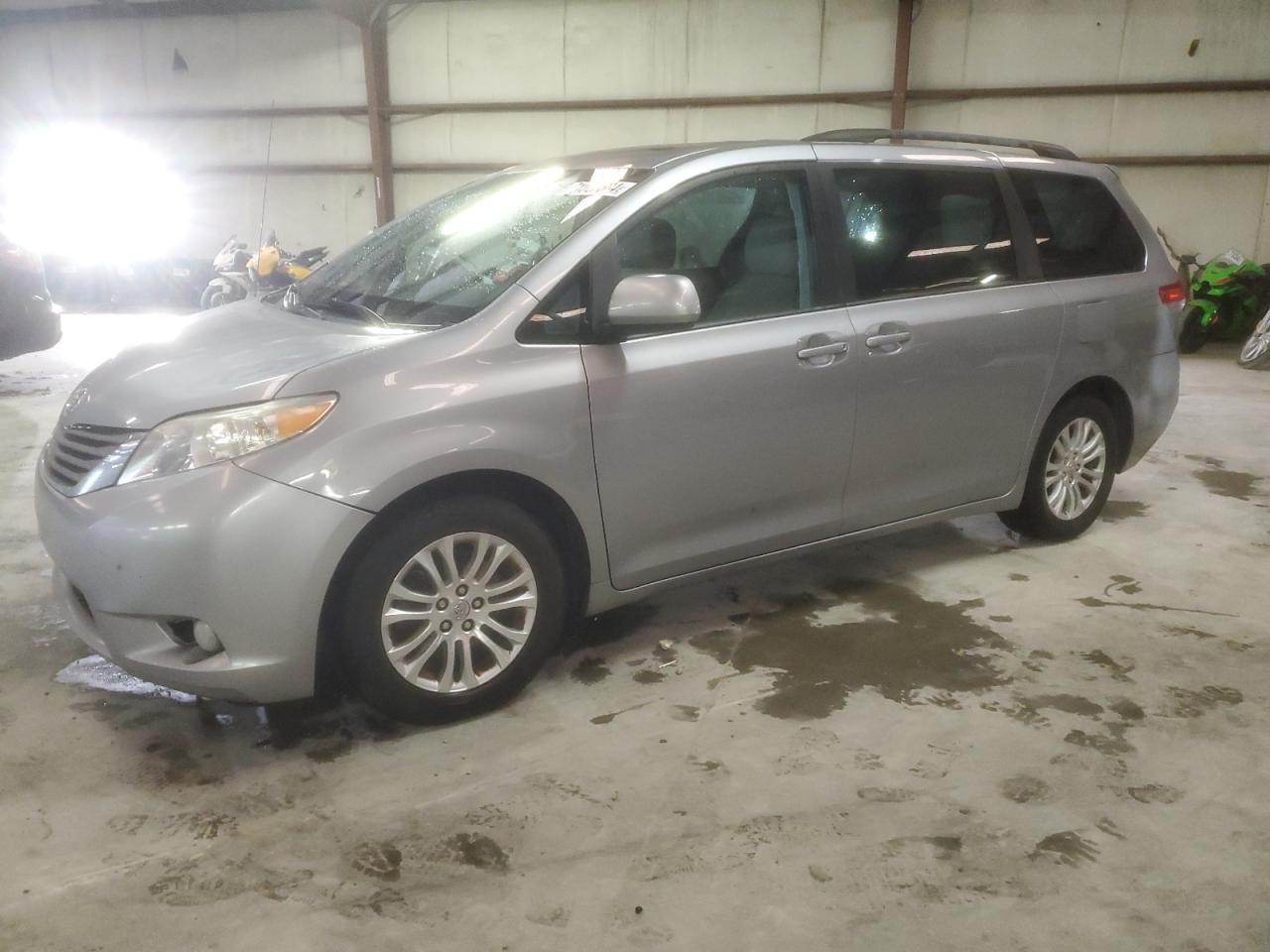 TOYOTA SIENNA XLE 2012 silver sports v gas 5TDYK3DC0CS262122 photo #1