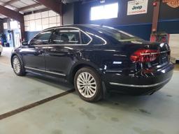 VOLKSWAGEN PASSAT SE 2017 black  gas 1VWBT7A3XHC017025 photo #3