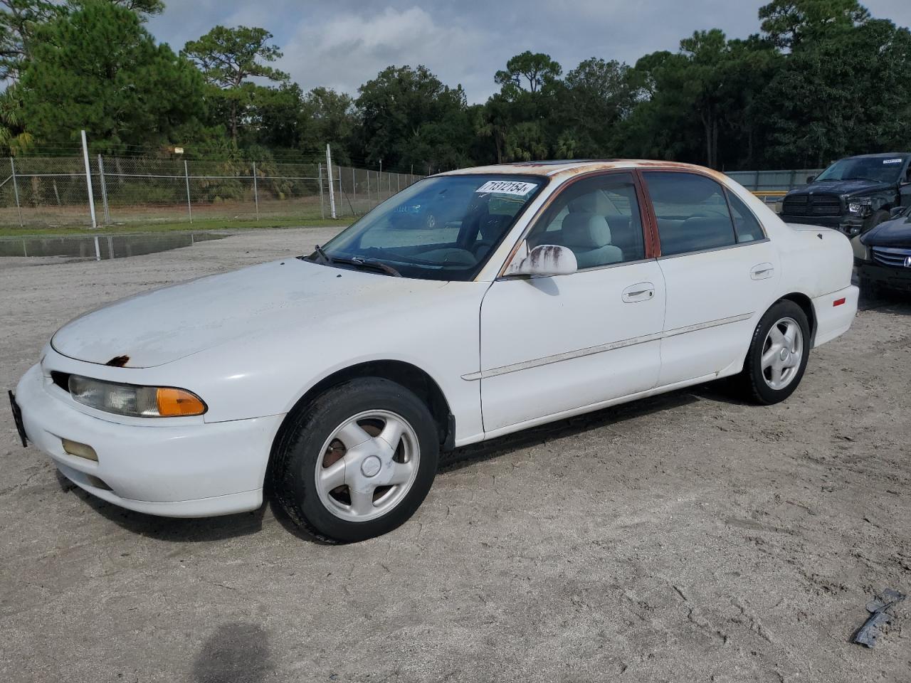 MITSUBISHI GALANT ES 1995 white  gas 4A3AJ56G4SE193873 photo #1