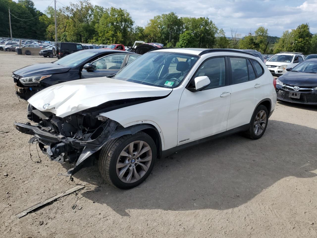 BMW X1 XDRIVE2 2014 white  gas WBAVL1C56EVY18351 photo #1