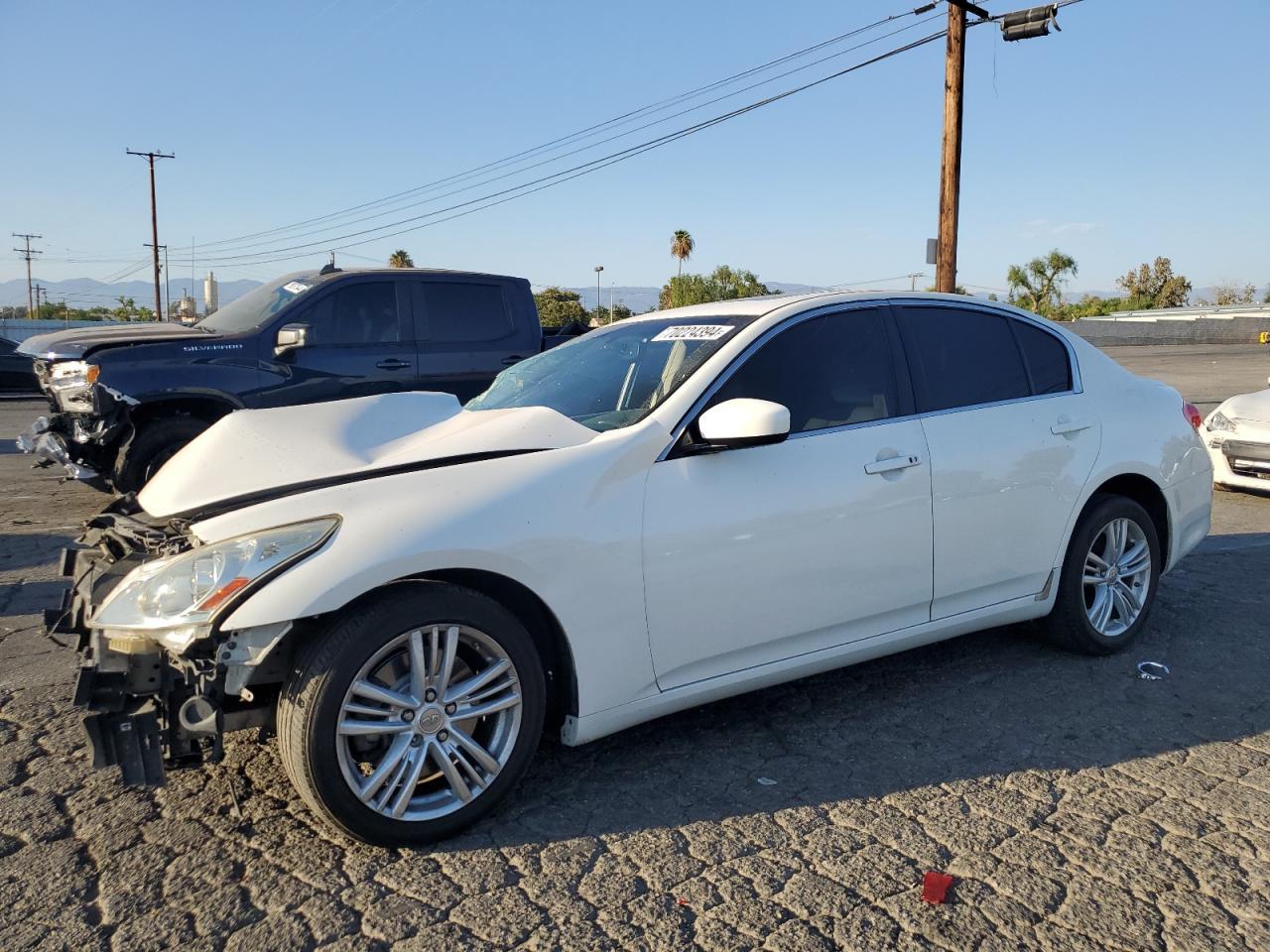 INFINITI G25 BASE 2011 white sedan 4d gas JN1DV6AP2BM831385 photo #1