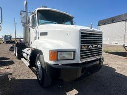 MACK 600 CH600 1995 white tractor diesel 1M1AA13Y2SW050584 photo #2