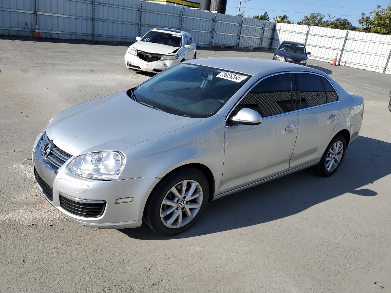 VOLKSWAGEN NEW JETTA 2005 silver  gas 3VWRG71K85M643497 photo #1