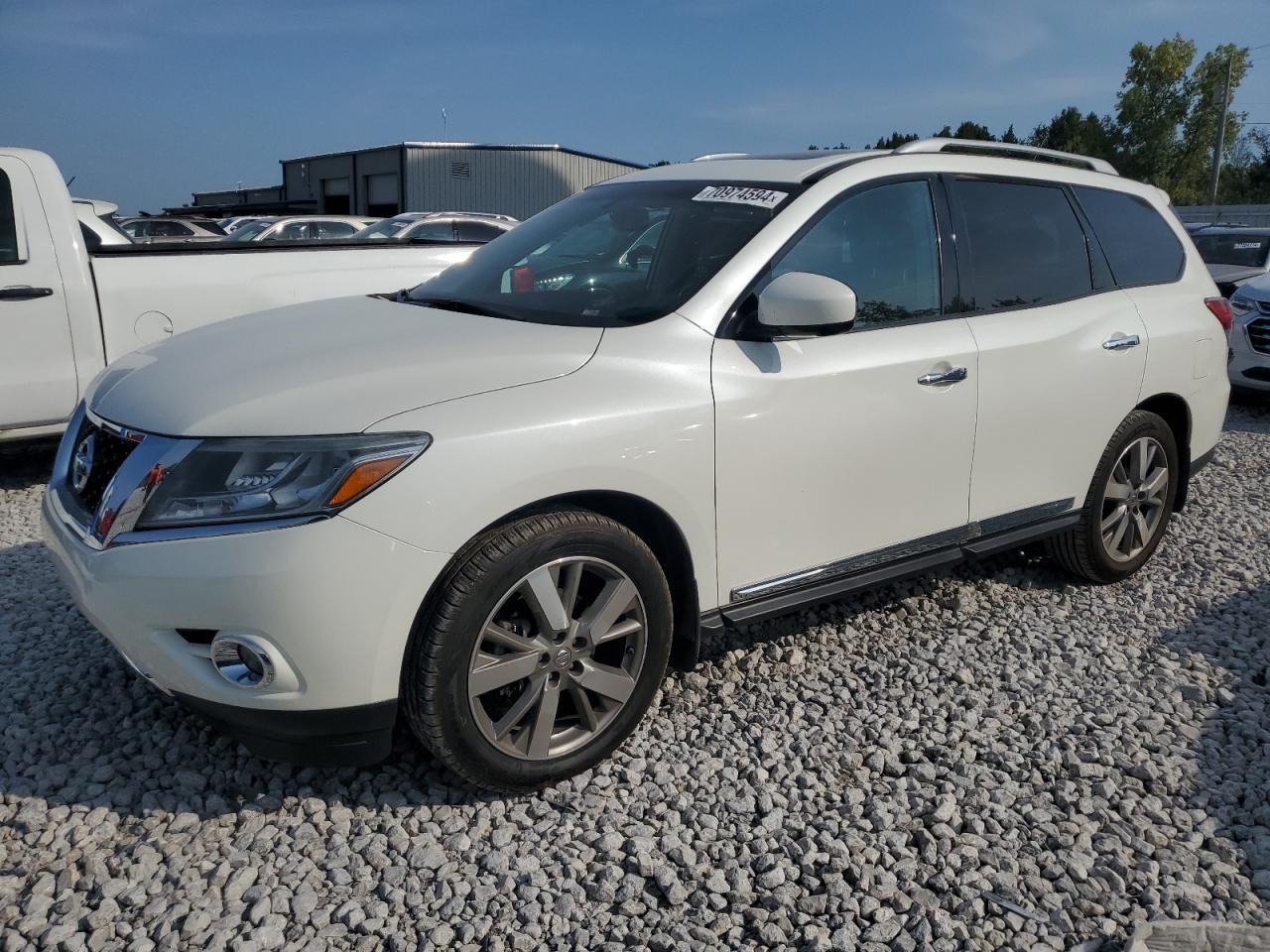 NISSAN PATHFINDER 2016 white  gas 5N1AR2MMXGC606512 photo #1