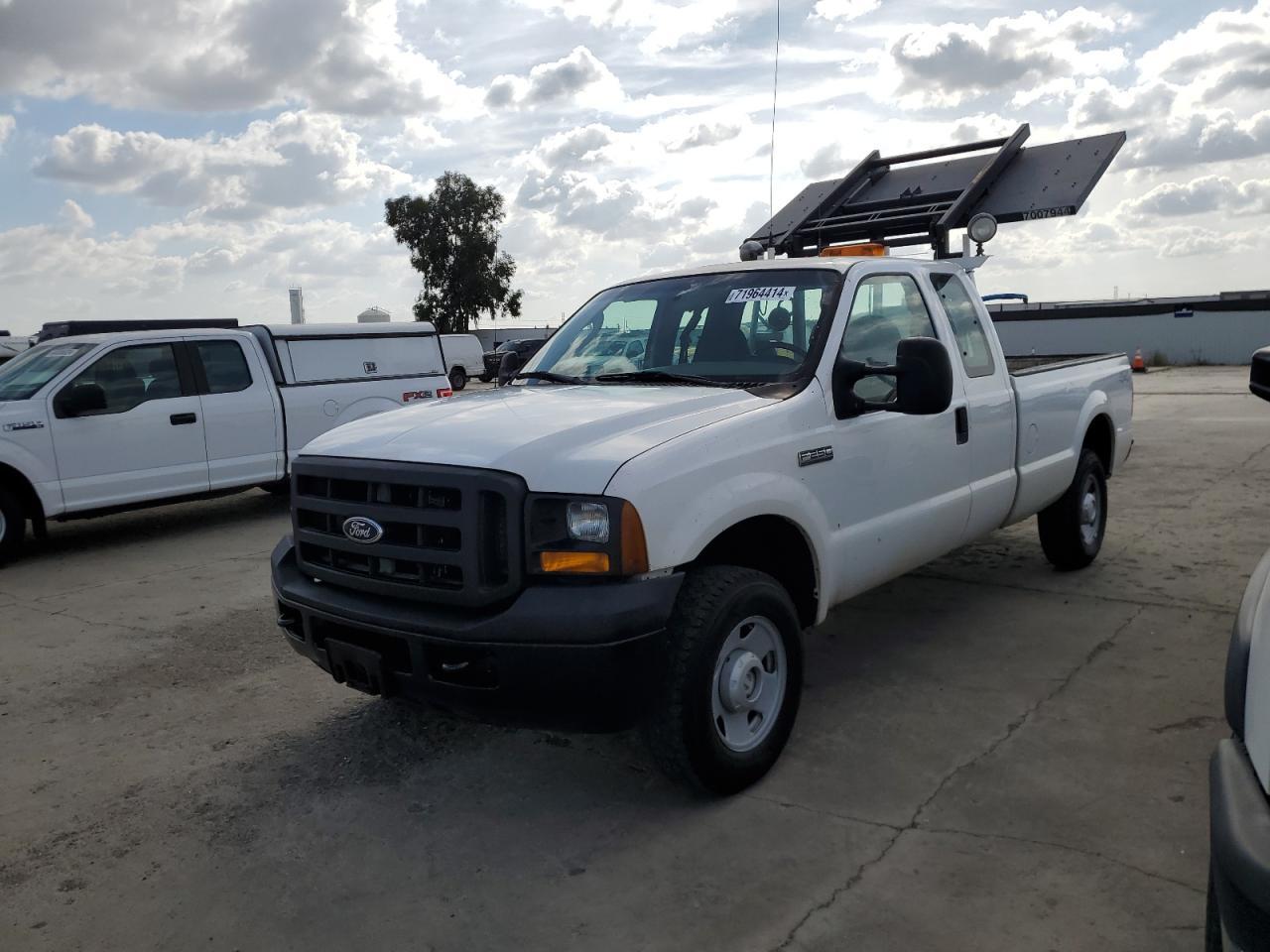 FORD F250 SUPER 2006 white 4dr ext gas 1FTSX21586EA29669 photo #1