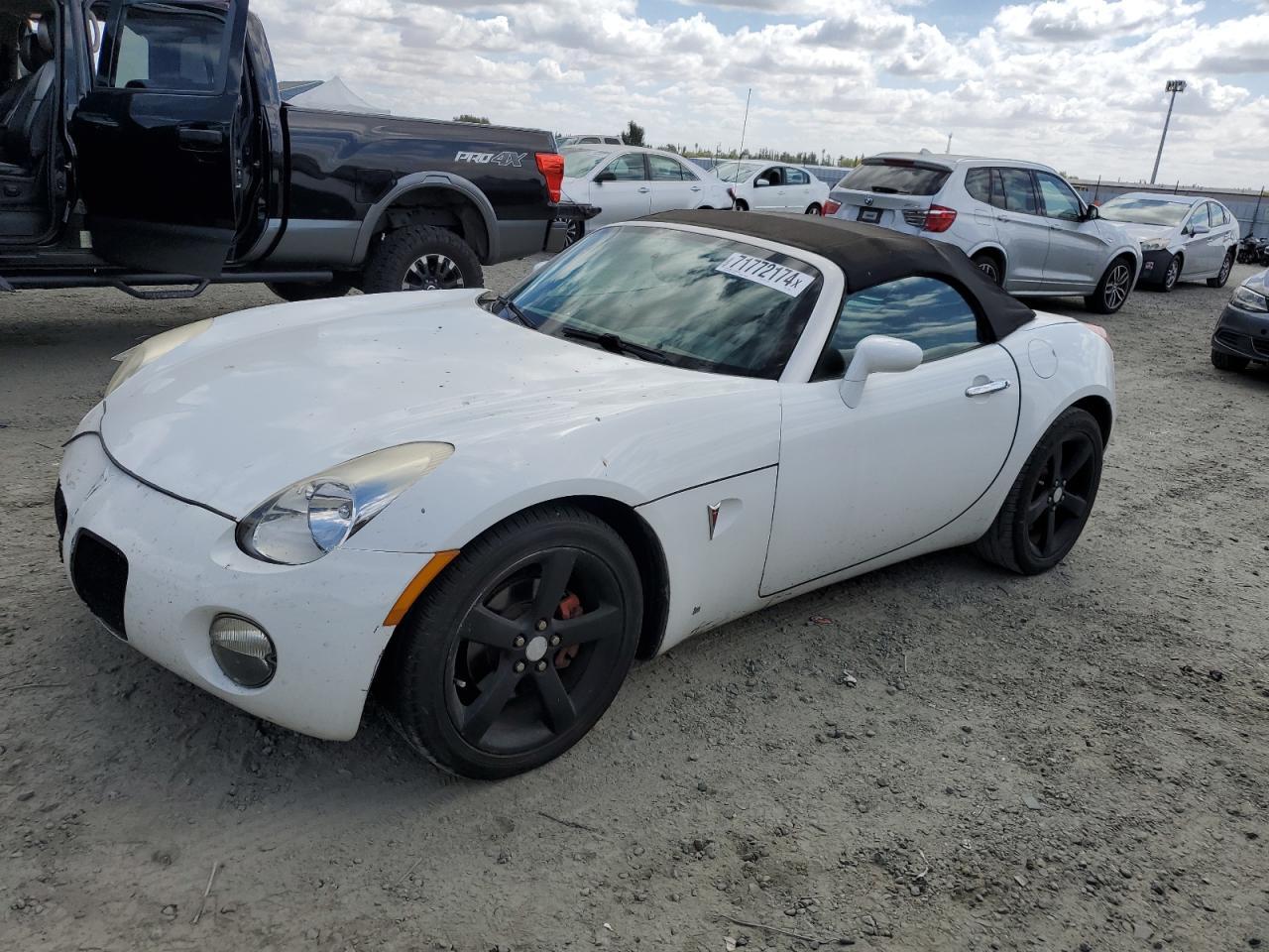 PONTIAC SOLSTICE 2006 white  gas 1G2MB35B66Y114283 photo #1