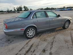 JAGUAR XJ8 2004 gray sedan 4d gas SAJWA71CX4SG15579 photo #4