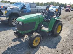 JOHN DEERE 4200 2020 green   LV4200C327360 photo #3