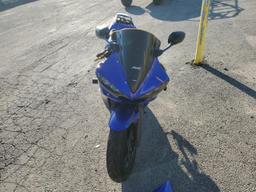 YAMAHA YZFR6 L 2004 blue  gas JYARJ06Y14A003518 photo #3