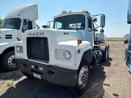 MACK R-600 1979 white   R686ST28586 photo #3