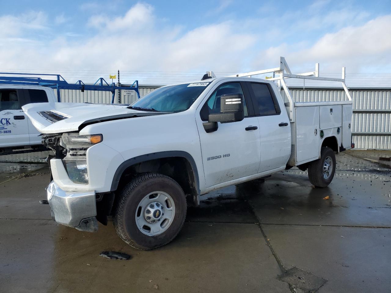 CHEVROLET SILVERADO 2021 white  diesel 1GB2YLEY1MF194868 photo #1