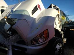 KENWORTH CONSTRUCTI 2017 white  diesel 2NKHHM6X7HM171932 photo #3