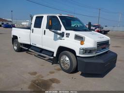 2005 GMC C4500 White  Diesel 1GDE4E1255F507709 photo #2