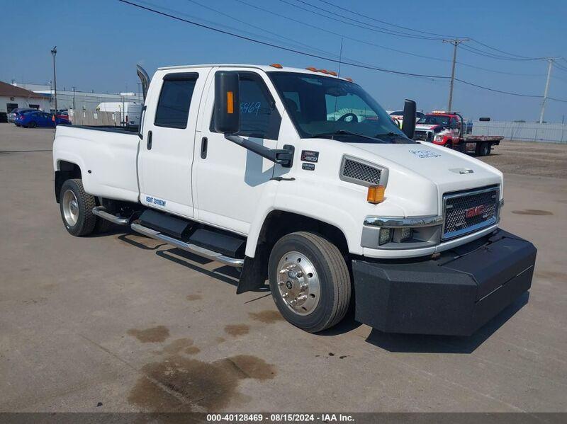 2005 GMC C4500 White  Diesel 1GDE4E1255F507709 photo #1