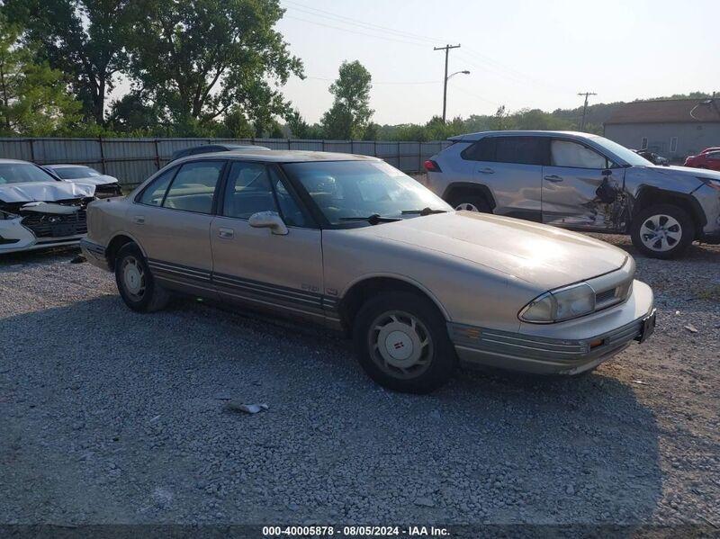 1993 OLDSMOBILE 88 ROYALE Gold  Gasoline 1G3HN53L5PH329490 photo #1