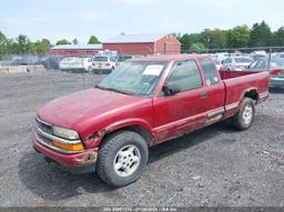 2002 CHEVROLET S-10 LS Red  Gasoline 1GCDT19W428200552 photo #3