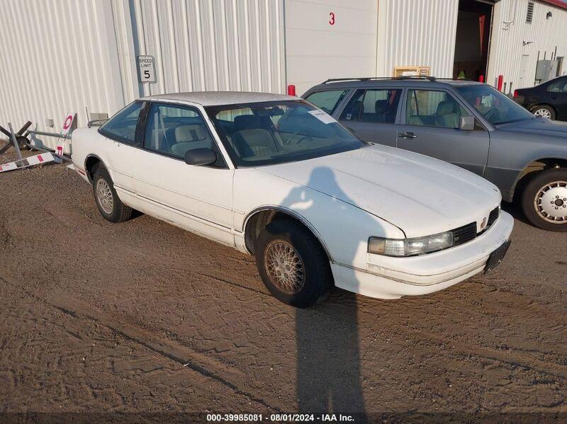 1989 OLDSMOBILE CUTLASS SUPREME White  Gasoline 1G3WH14T8KD389947 photo #1