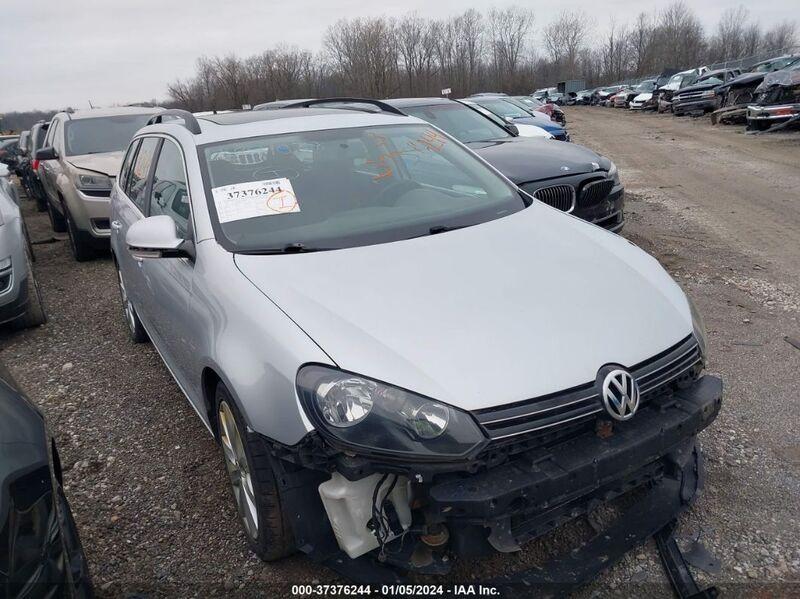 2013 VOLKSWAGEN JETTA SPORTWAGEN TDI W/SUNROOF   NAV Silver  Diesel 3VWPL7AJXDM607108 photo #1