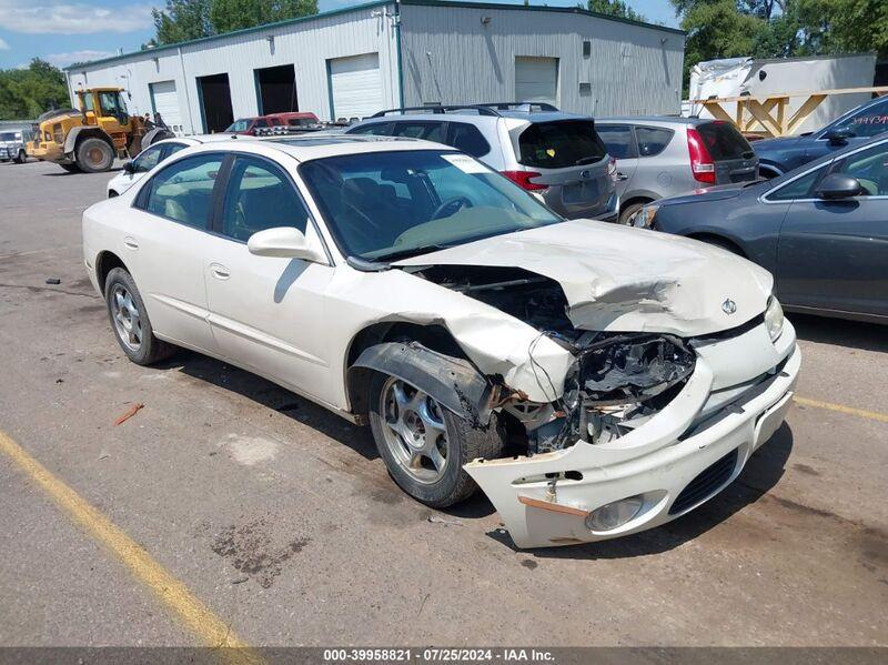 2002 OLDSMOBILE AURORA 4.0 Cream  Gasoline 1G3GS64C324176598 photo #1