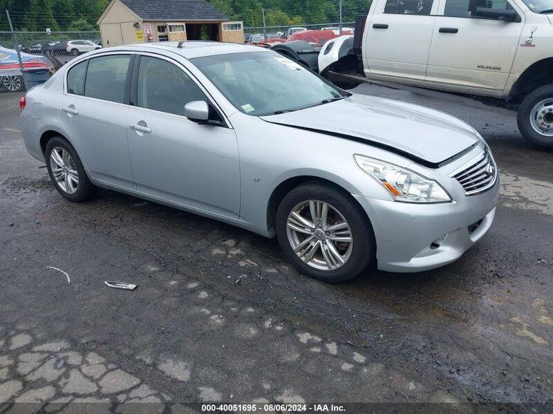 2015 INFINITI Q40 Silver  Gasoline JN1CV6AR2FM522034 photo #1