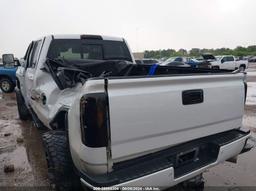 2019 GMC SIERRA 2500HD DENALI White  Diesel 1GT12SEY0KF116999 photo #4