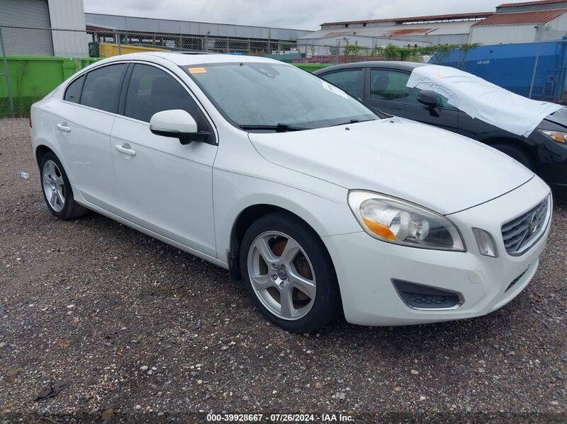 2012 VOLVO S60 T5 White  Gasoline YV1622FS1C2095714 photo #1