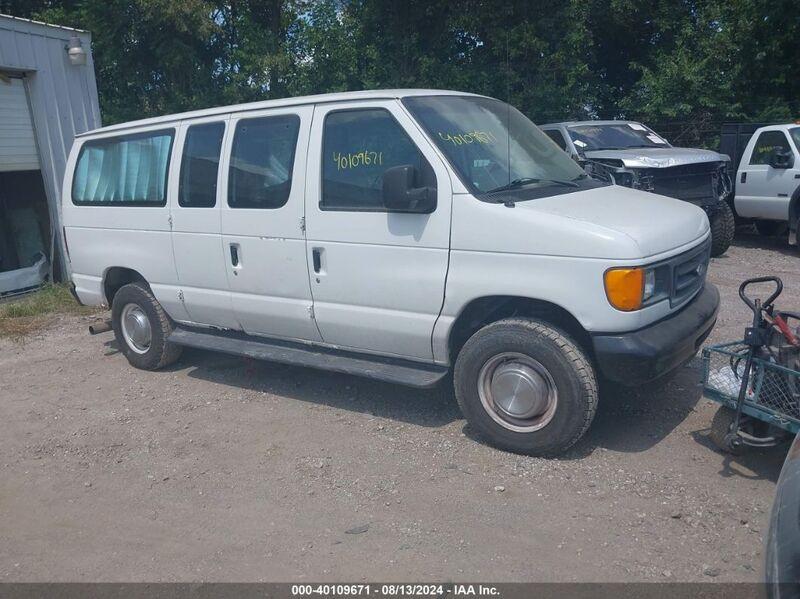 2006 FORD E-350 SUPER DUTY CHATEAU/XL/XLT White  Diesel 1FBNE31P76HA37940 photo #1