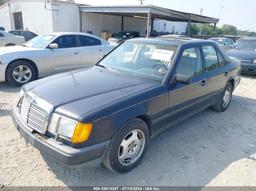 1988 MERCEDES-BENZ 300 E Black  Gasoline WDBEA30D6JA661422 photo #3