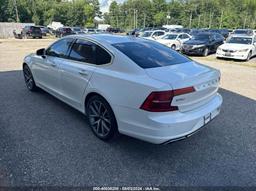 2017 VOLVO S90 T6 MOMENTUM White sedan 4d gas YV1A22MK6H1012112 photo #4