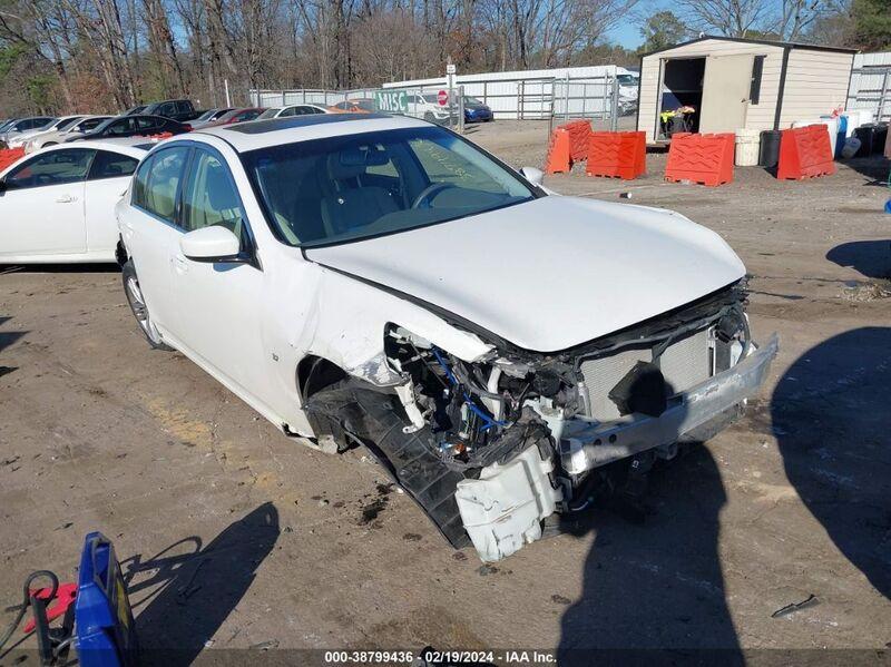 2015 INFINITI Q40 White  Gasoline JN1CV6APXFM501401 photo #1