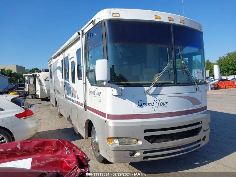 1998 CHEVROLET P30 P12 HEAVY DUTY White  Gasoline 1GBMP37B6W3316830 photo #1