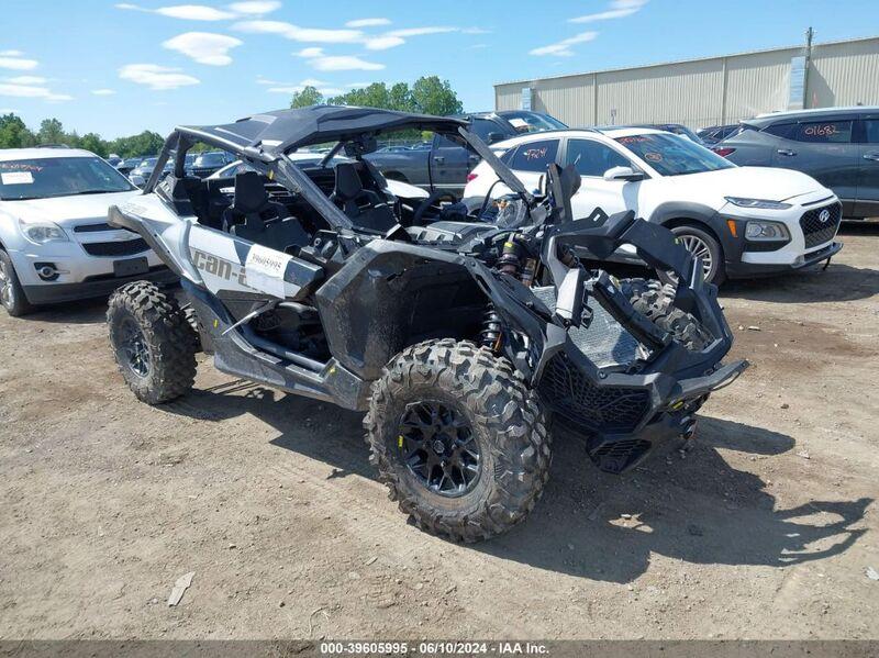 2024 CAN-AM MAVERICK X3 DS TURBO RR Black  Gasoline 3JBVGAV49RE000525 photo #1